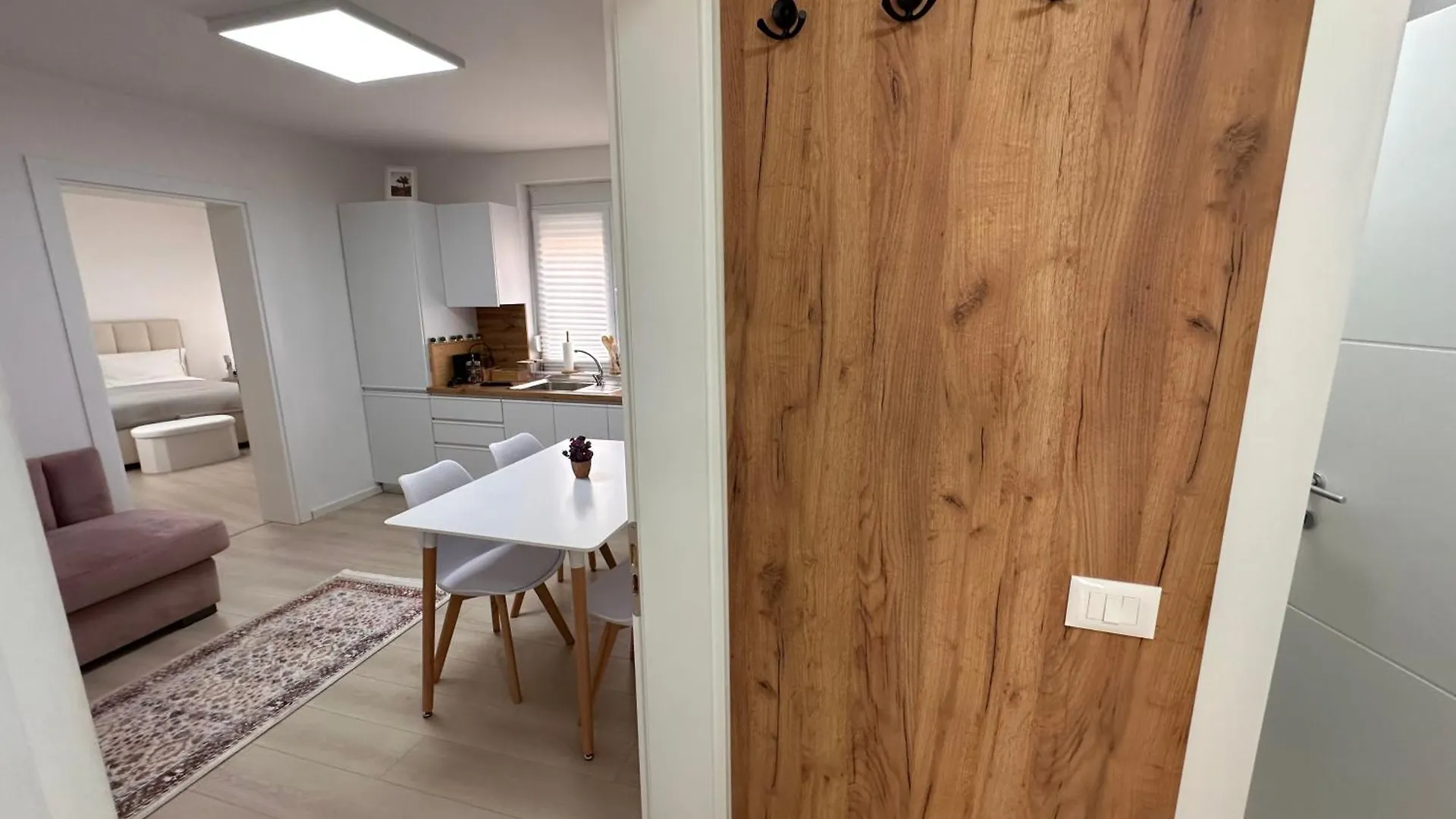 Cosy Staycation Tiran Daire
